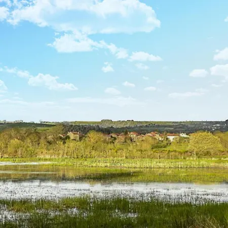 3 Bedroom Pet Friendly Home In Ceaux-D'Allegre *