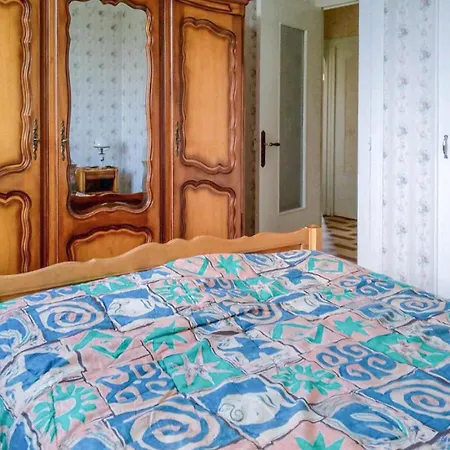Vakantiehuis 3 Bedroom Gorgeous In Ceaux-d'Allegre