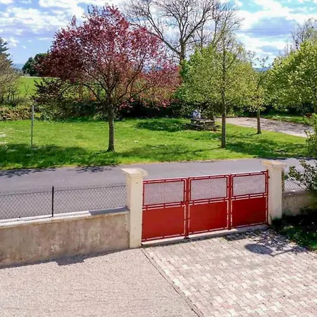 3 Bedroom Pet Friendly In Semesterbostad